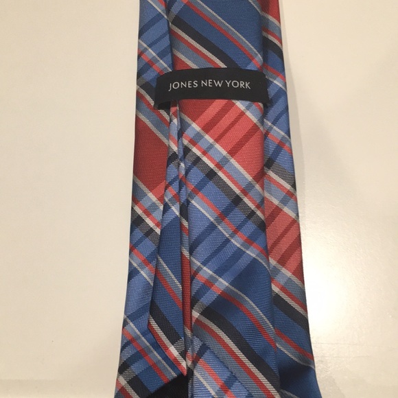 5/$25 Jones NY Tie. Regular width & length - Picture 2 of 2
